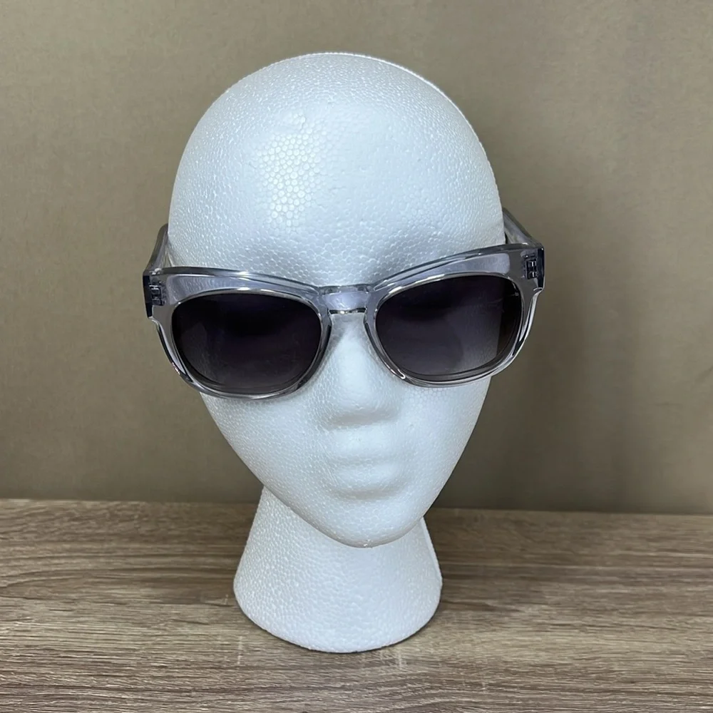 WILDFOX couture gray sunglasses